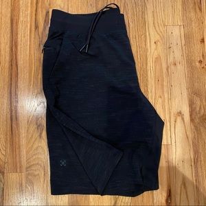 THE Short Lululemon